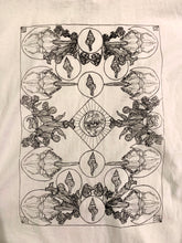 Cargar imagen en el visor de la galería, 8 of Shells t-shirt by Tropical Goth Prints
